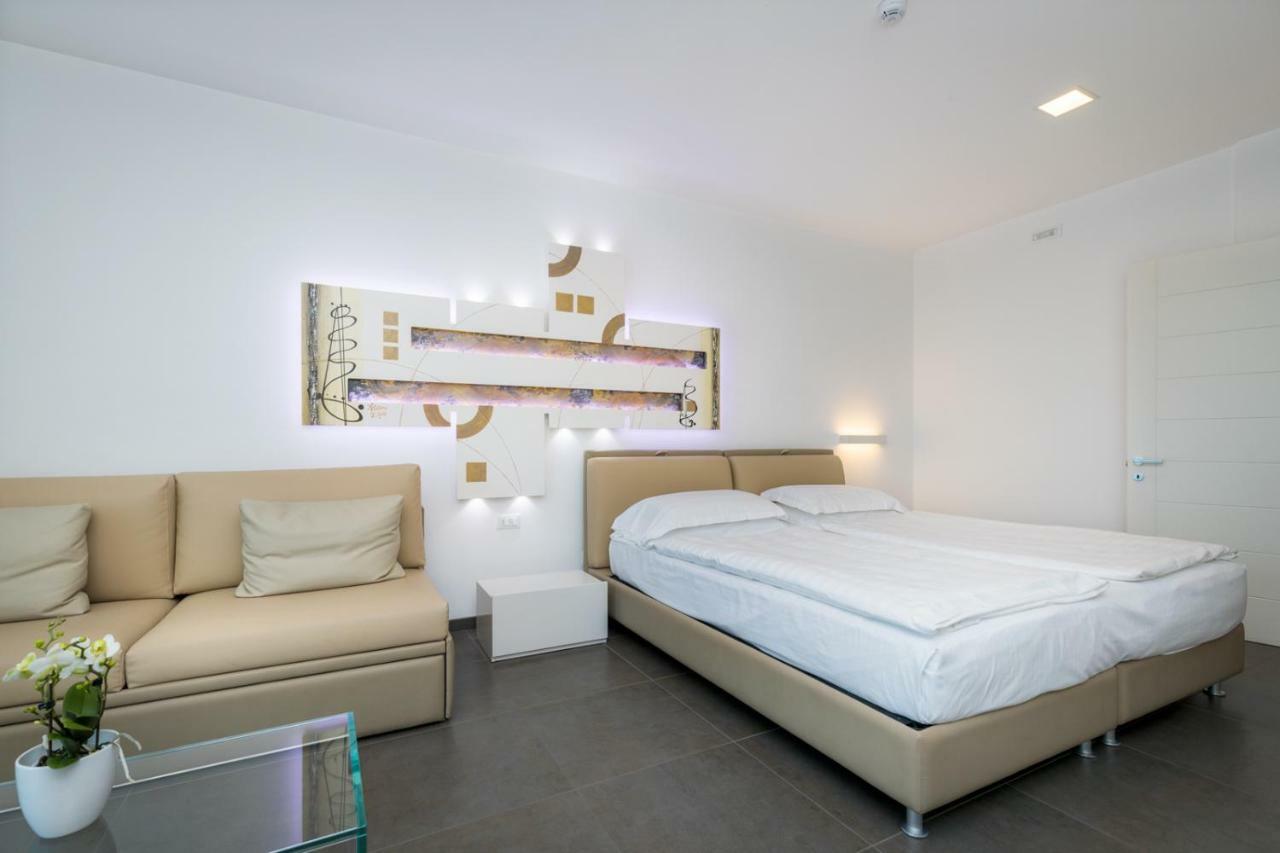 Hotel Vega マルチェージネ エクステリア 写真