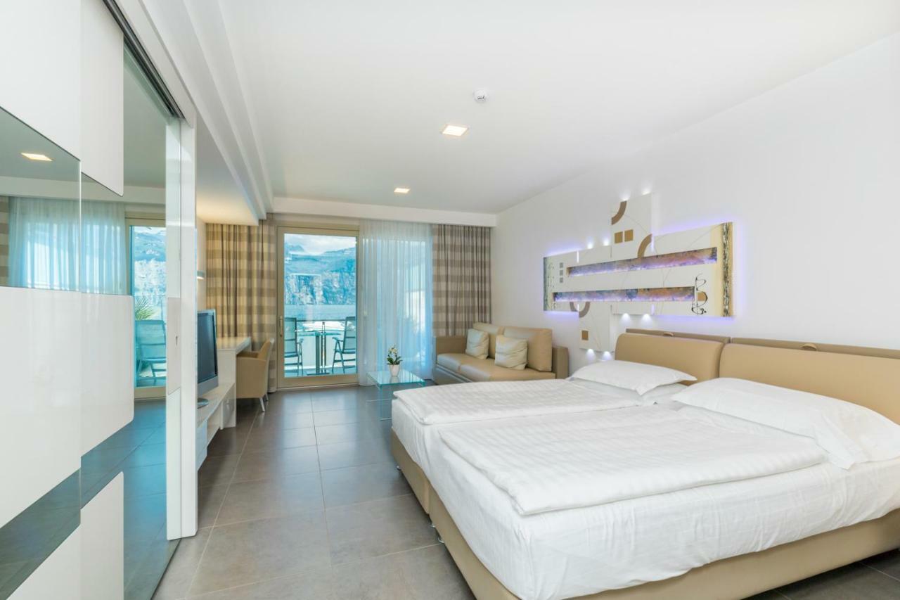 Hotel Vega マルチェージネ エクステリア 写真