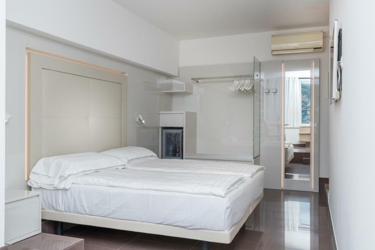 Hotel Vega マルチェージネ エクステリア 写真
