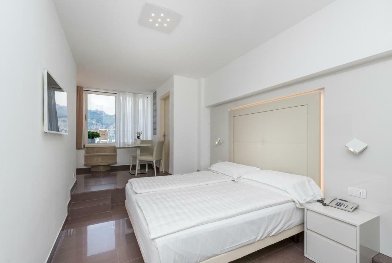 Hotel Vega マルチェージネ エクステリア 写真